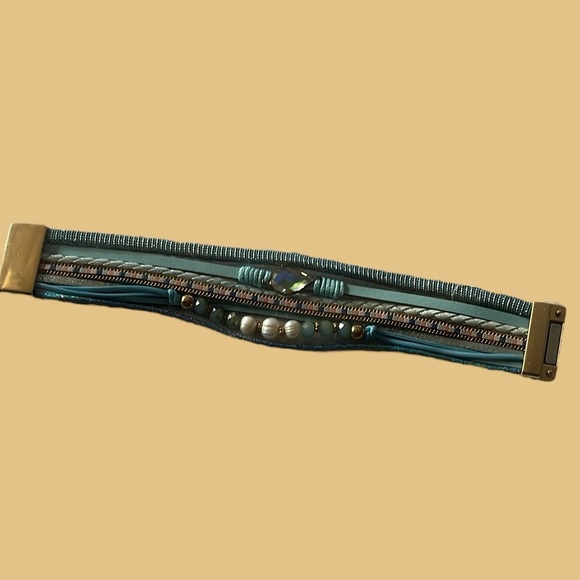 NWT Blue Riah Beads & Faux Leather Magnetic Multi-Strand Bracelet - Picture 2 of 4